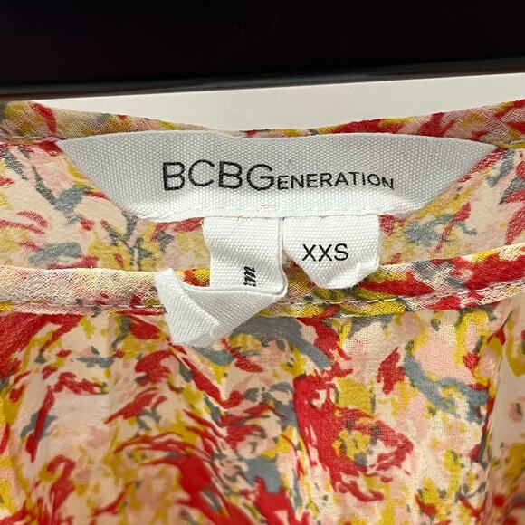 BCBGeneration Women's XXS Red Yellow Blue Floral Flowy Tank Blouse - Picture 2 of 5